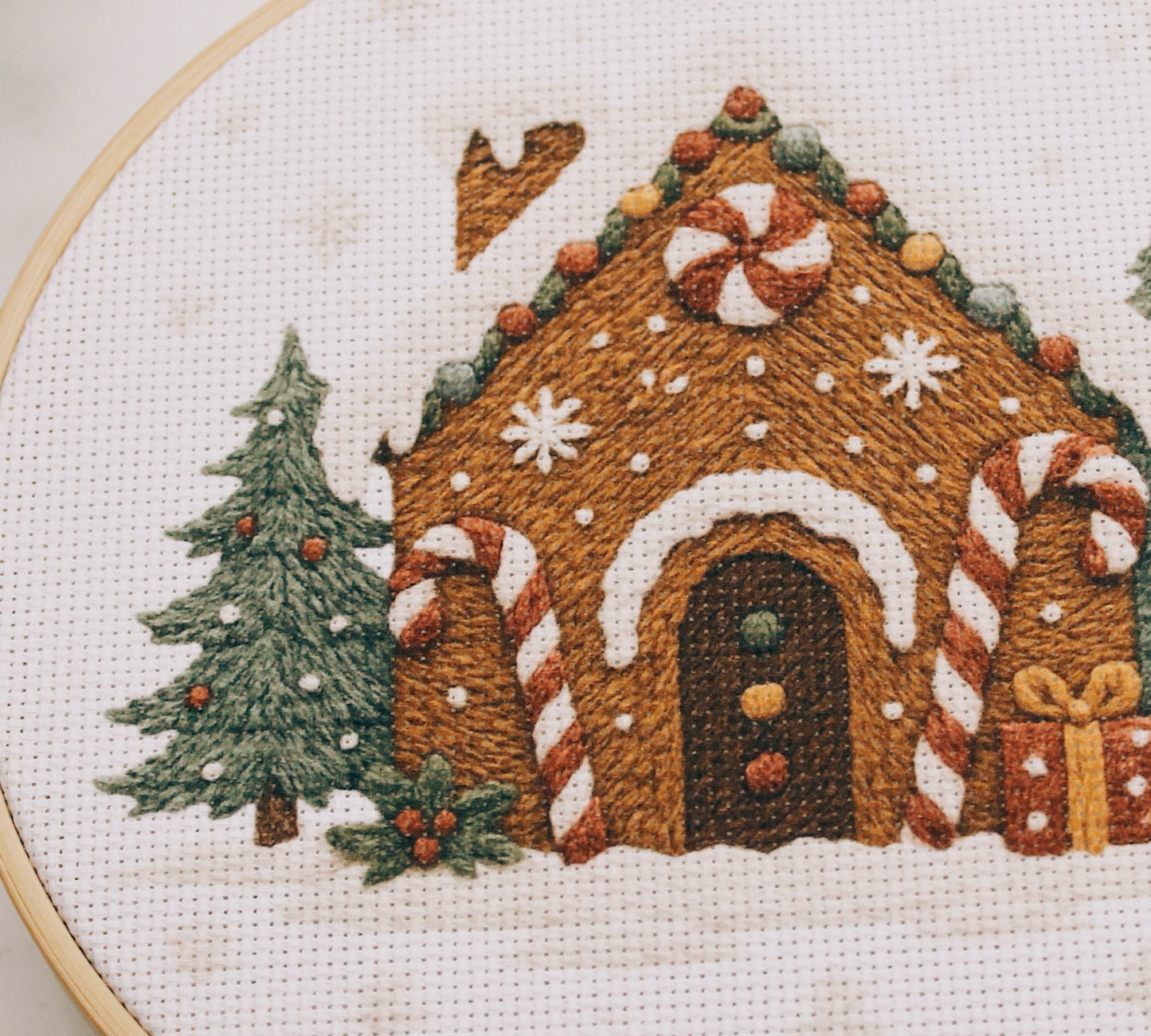 Weihnachts-Stickset „Lebkuchenhaus"