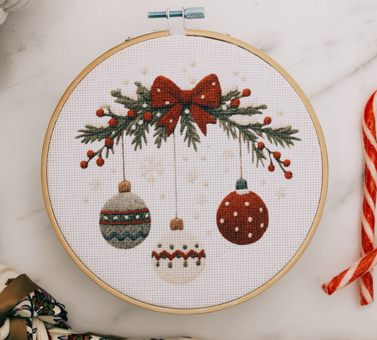 Weihnachts-Stickset „Weihnachtskugeln"